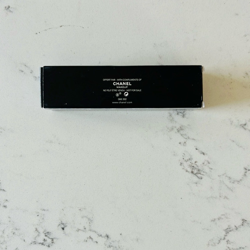 CHANEL Stamp Set - Picture 6 of 10
